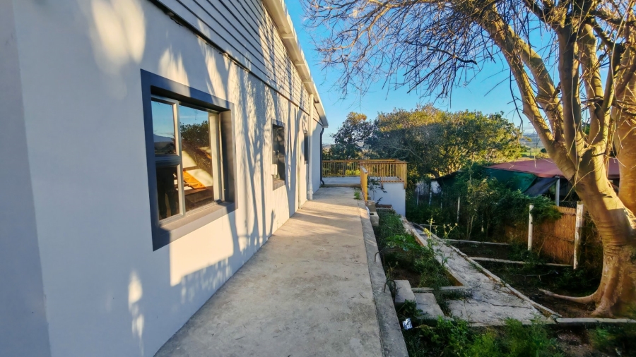 5 Bedroom Property for Sale in Fraaiuitsig Western Cape